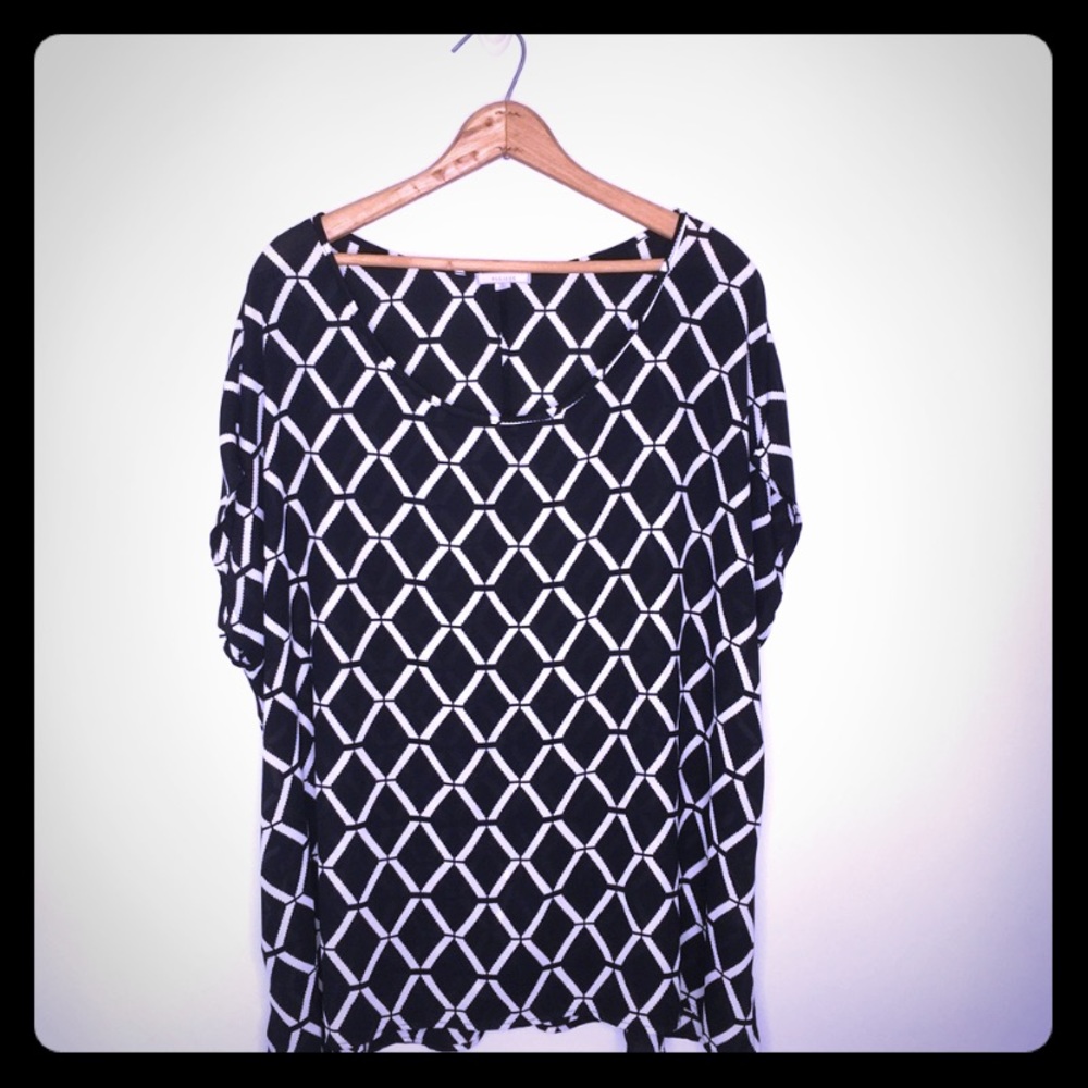 PLEIONE | 2X | DIAMOND PRINT BLACK AND CREAM TOP